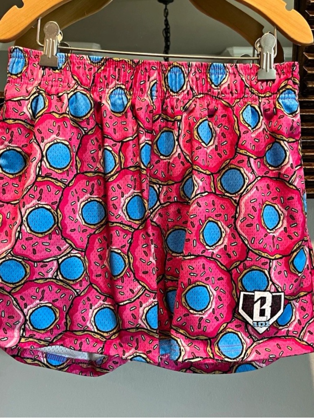 Baseball Lifestyle 101 "Strawberry" Donut Mesh Shorts Men’s Size Small